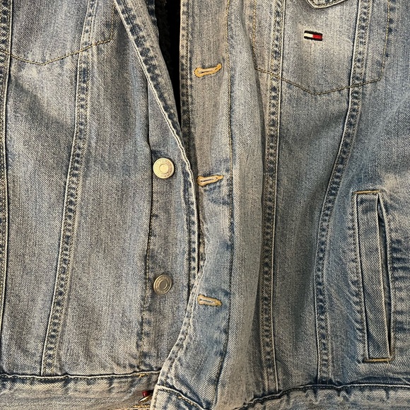 Tommy Hilfiger Light wash fleece lined Jean jacket - Picture 4 of 7